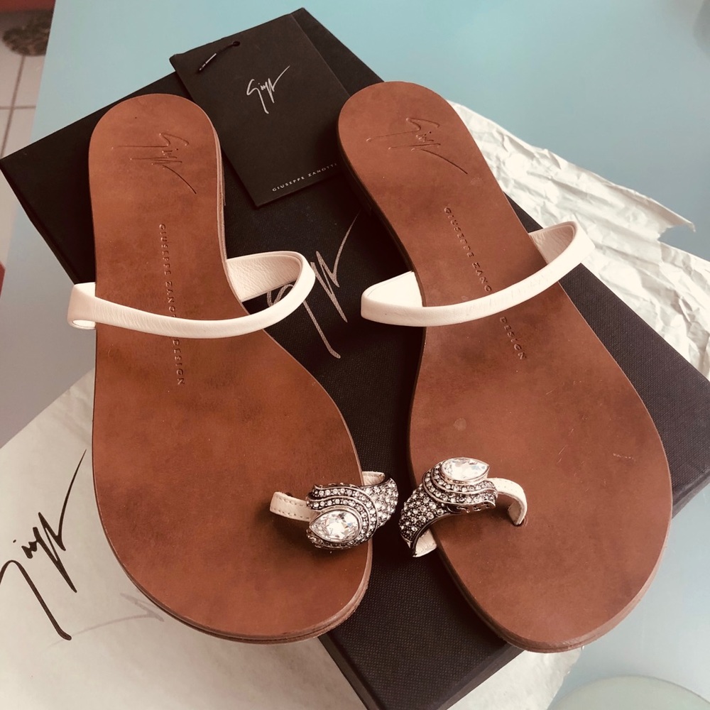 Sandal